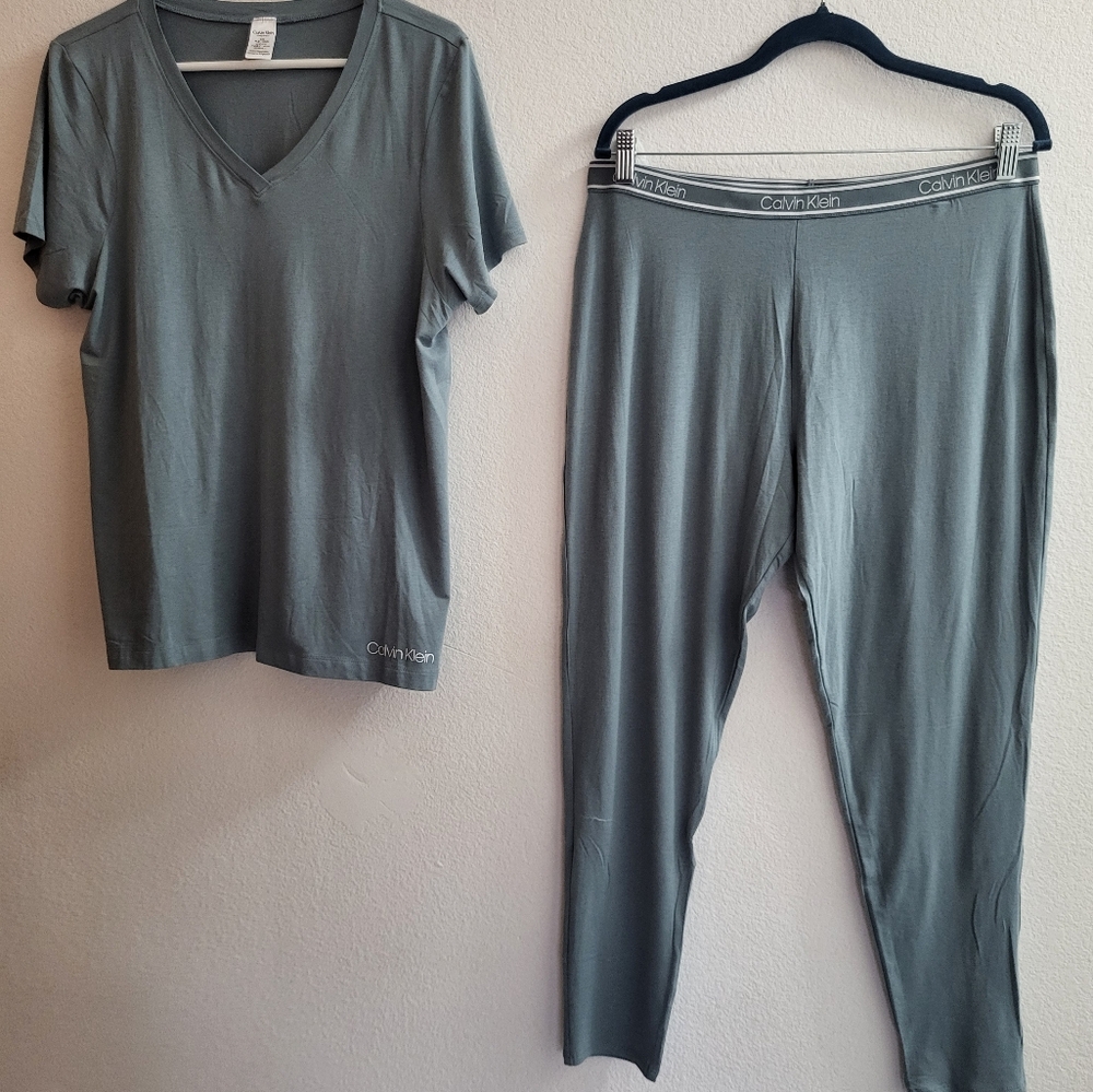 Large Calvin Klein Sage Green Lounge Set